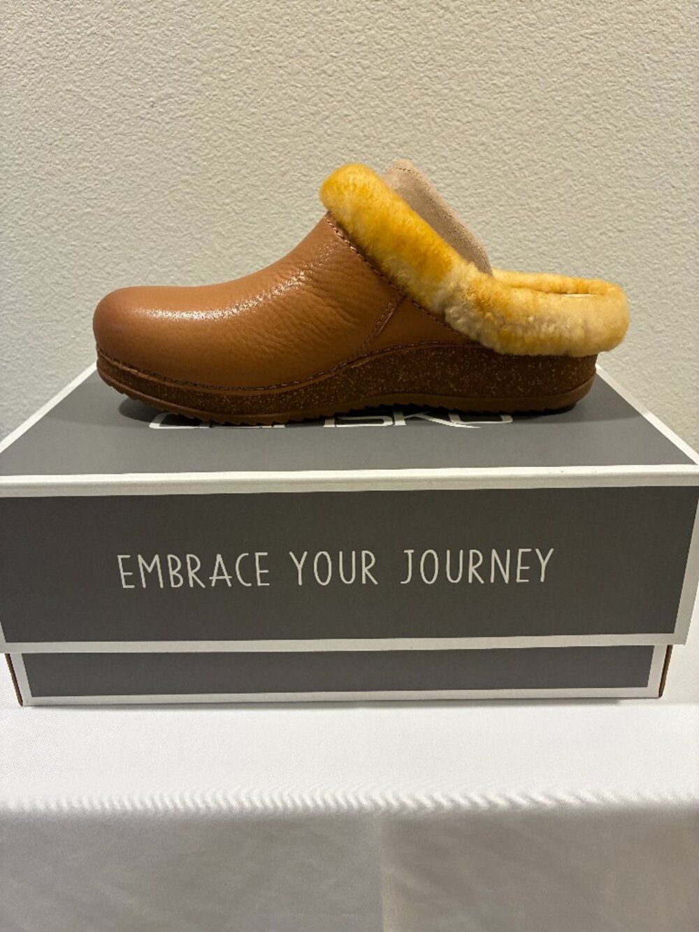DANSKO Magda Waxy Milled Slip In Tan Mule Clogs Leather/Shearling Women 10 NWT